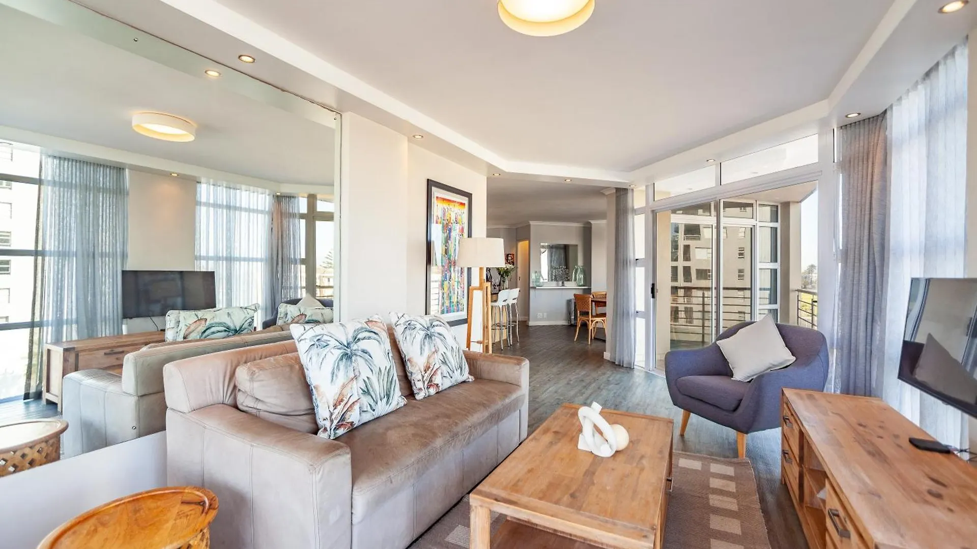 Luxury Ocean View Beachfront 2 Bed Apartment -206 The Waves, Blouberg, Cape Town Bloubergstrand