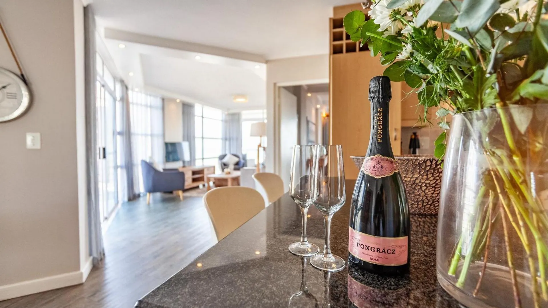 Luxury Ocean View Beachfront 2 Bed Apartment -206 The Waves, Blouberg, Cape Town Bloubergstrand