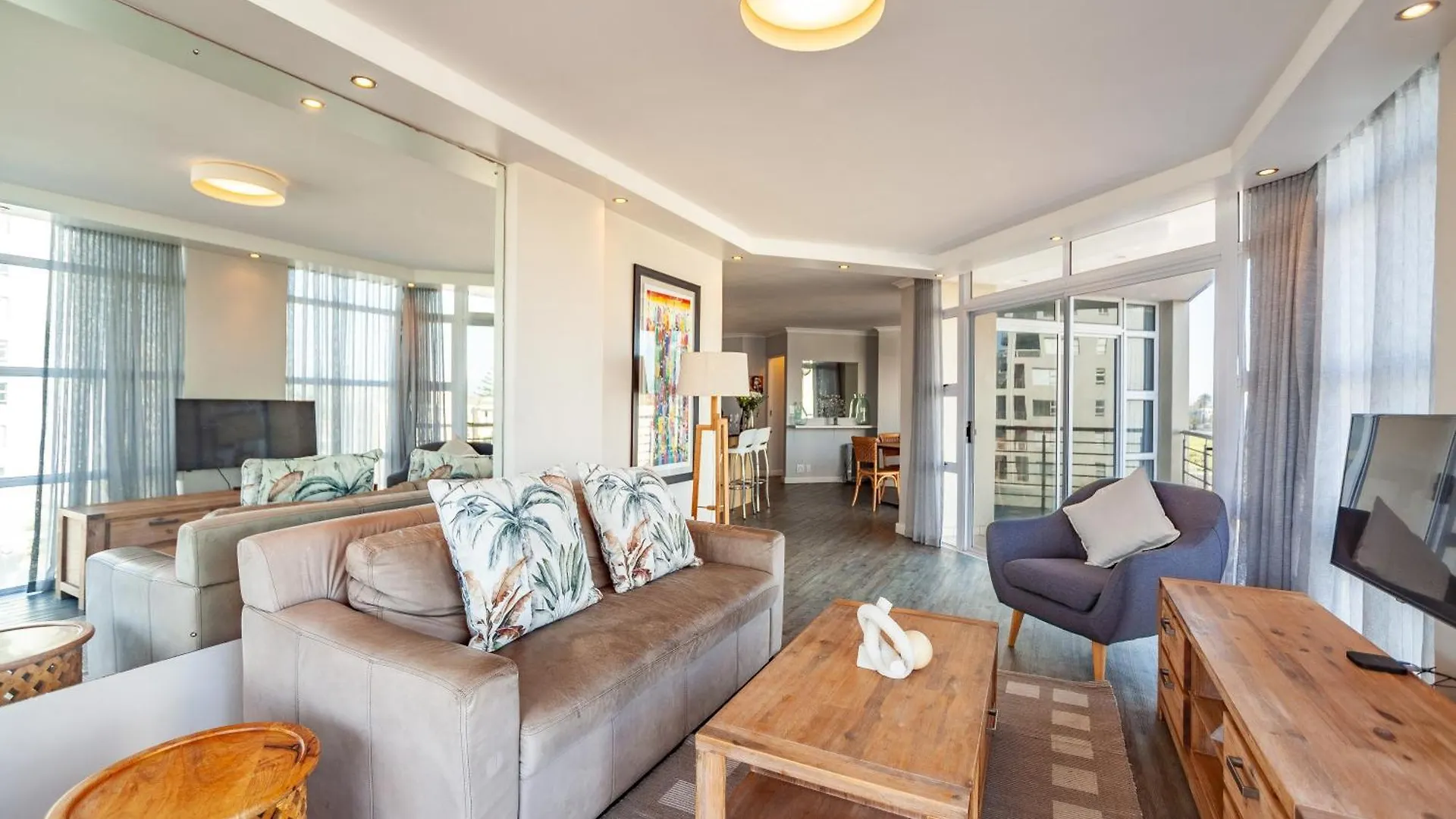 Luxury Ocean View Beachfront 2 Bed Apartment -206 The Waves, Blouberg, Cape Town Bloubergstrand