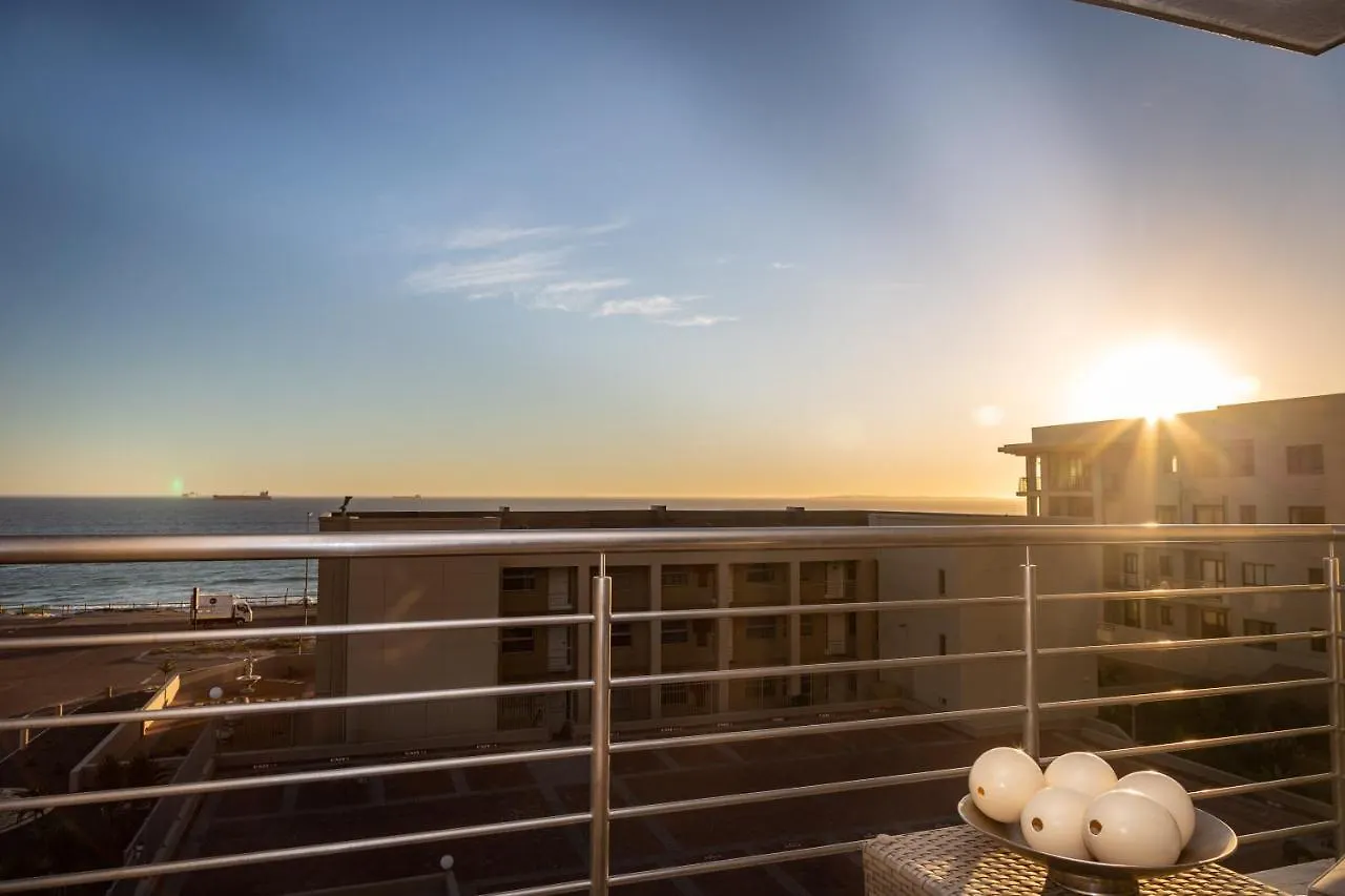 Luxury Ocean View Beachfront 2 Bed Apartment -206 The Waves, Blouberg, Cape Town Bloubergstrand