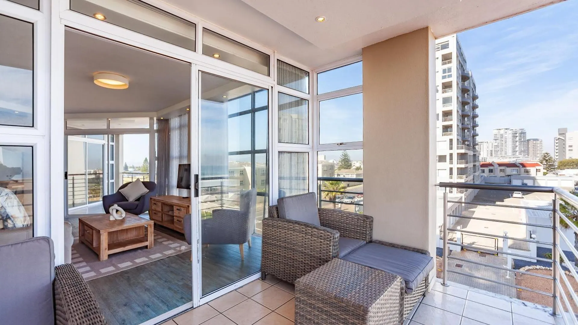 Luxury Ocean View Beachfront 2 Bed Apartment -206 The Waves, Blouberg, Cape Town Bloubergstrand South Africa
